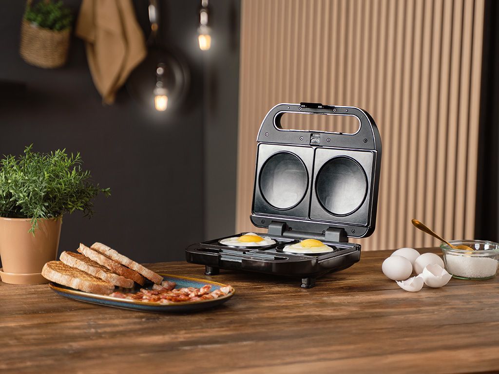 4-IN-1 SANDWICH MAKER - 5