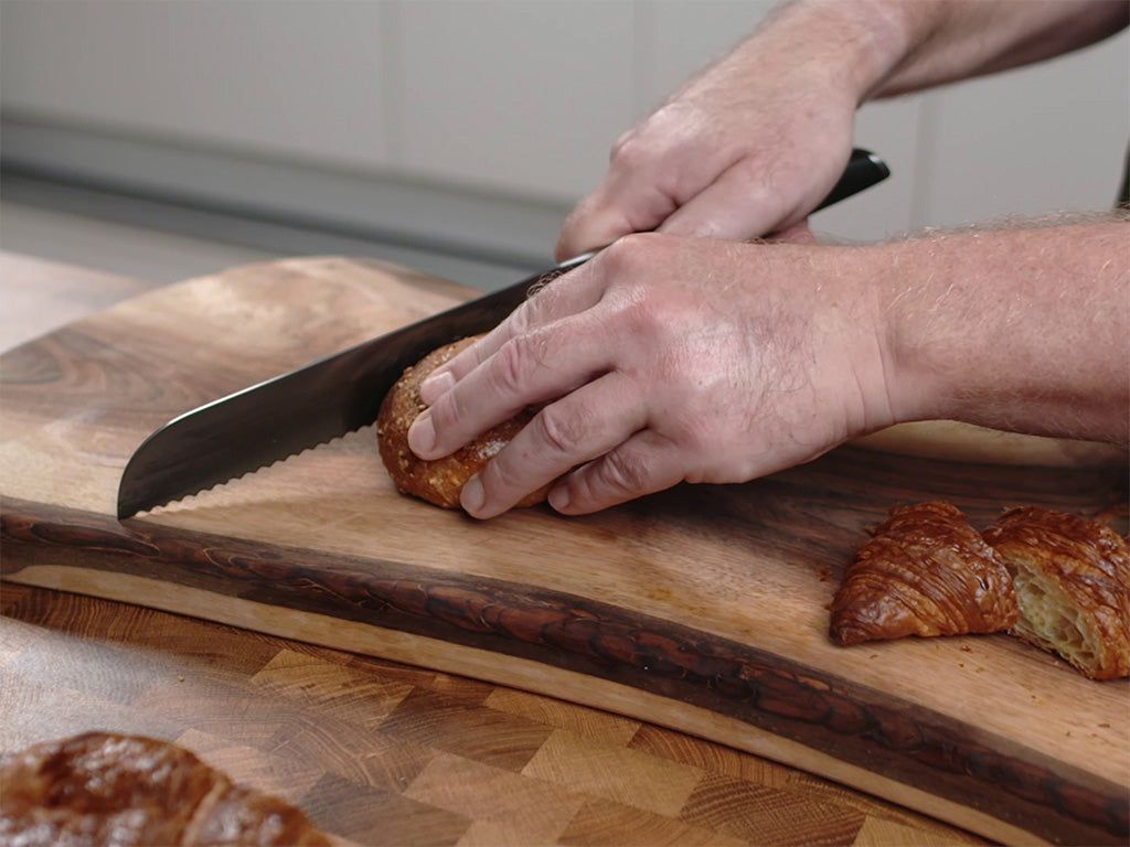 COLTELLO DA PANE 20CM - 6